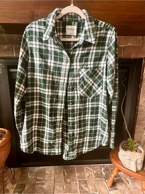 Abercrombie & Fitch flannel shirt from the "Soft A&F Collection". Green and Whit